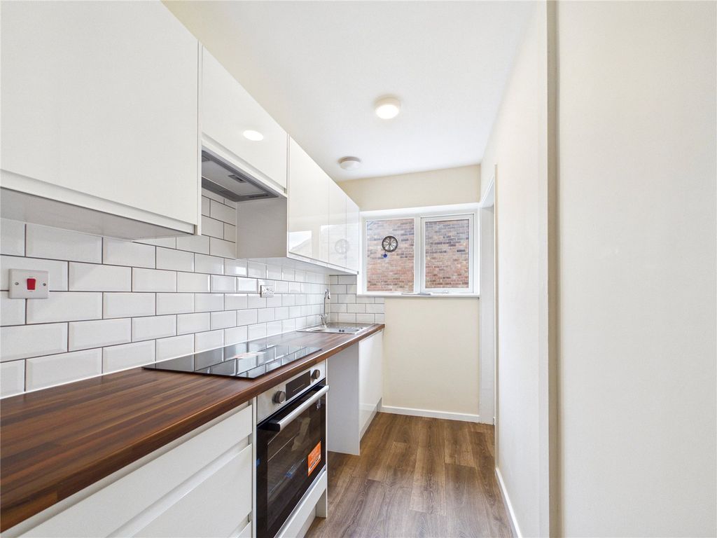 Property photo 2 of 10 Picture No. 14