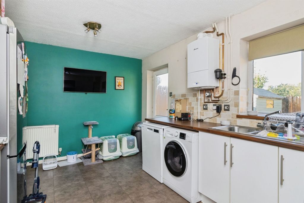 Property photo 3 of 17