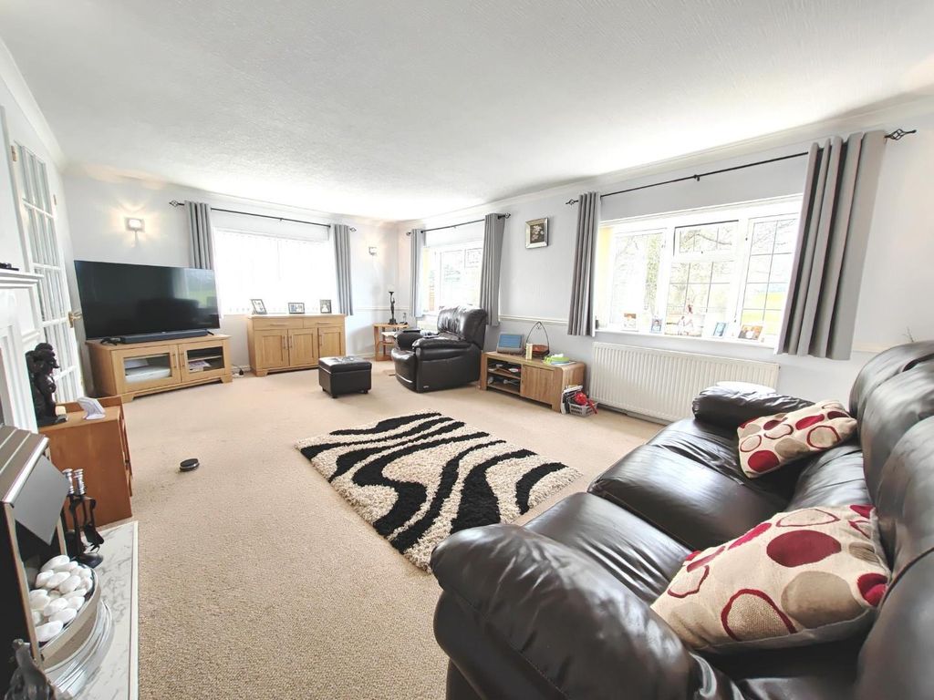 Property photo 2 of 13 1000004787.Jpg