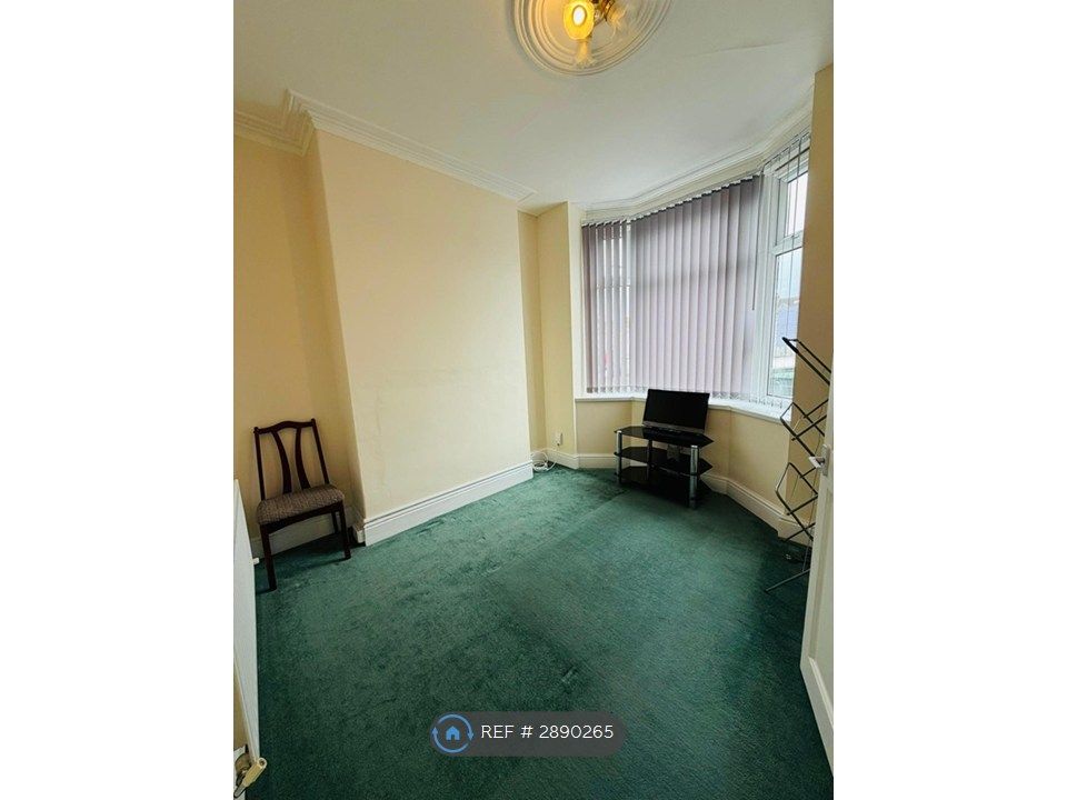 Property photo 3 of 11 Living Room 1