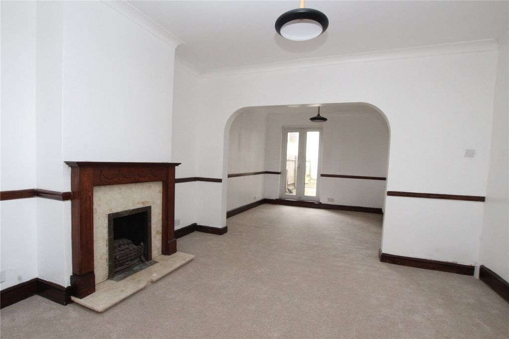 Property photo 3 of 12 Picture No. 10