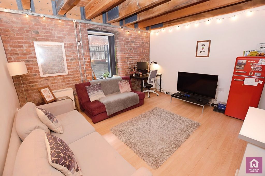 Property photo 2 of 11 Picture No. 21