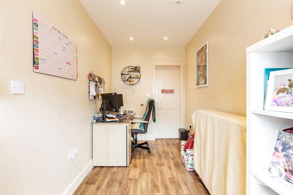 Property photo 3 of 29 Office