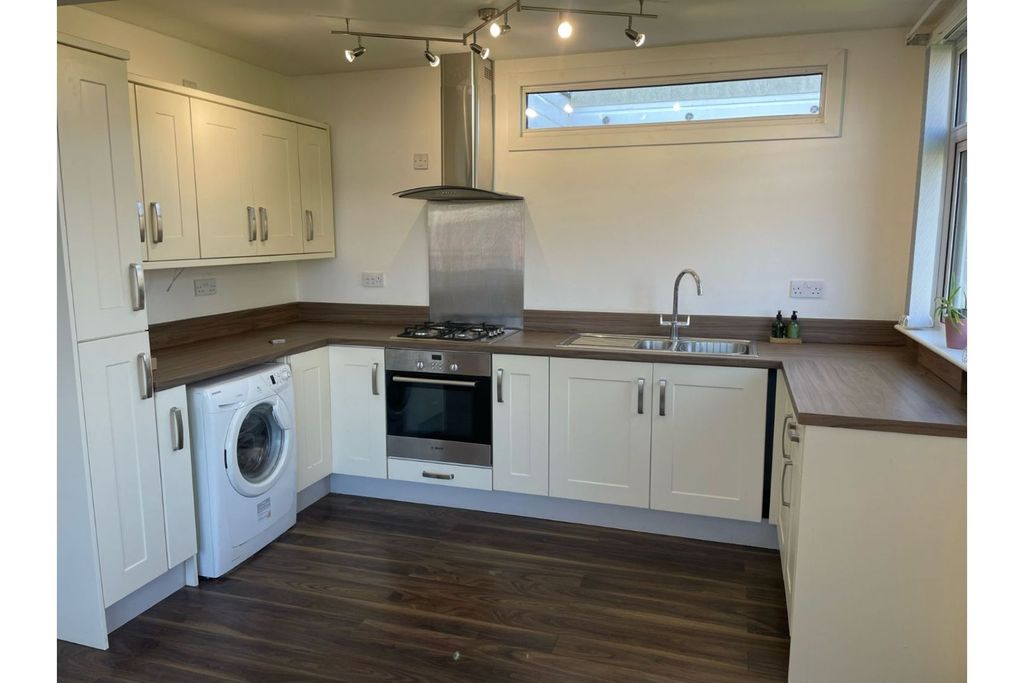 Property photo 2 of 15 Kitchen