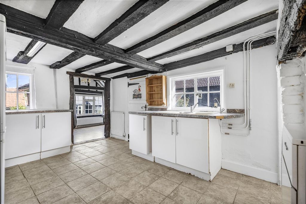 Property photo 2 of 25 Kitchen