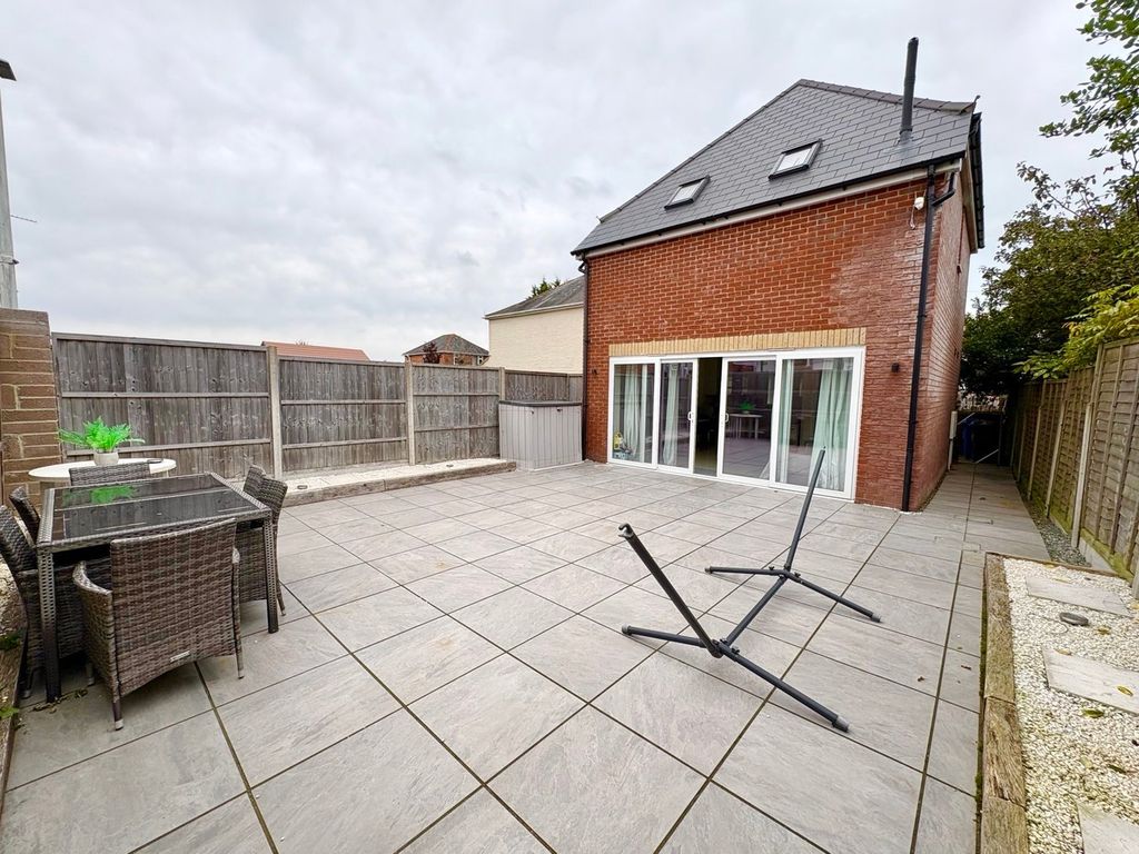 Property photo 3 of 21