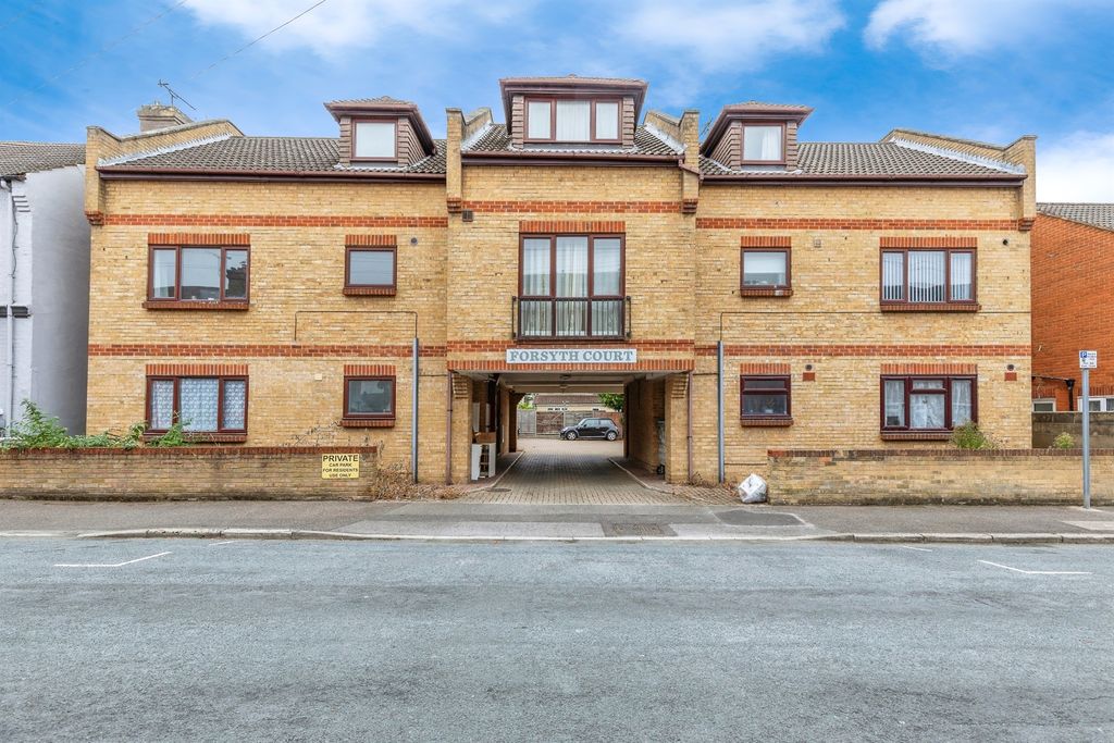 Property photo 1 of 6