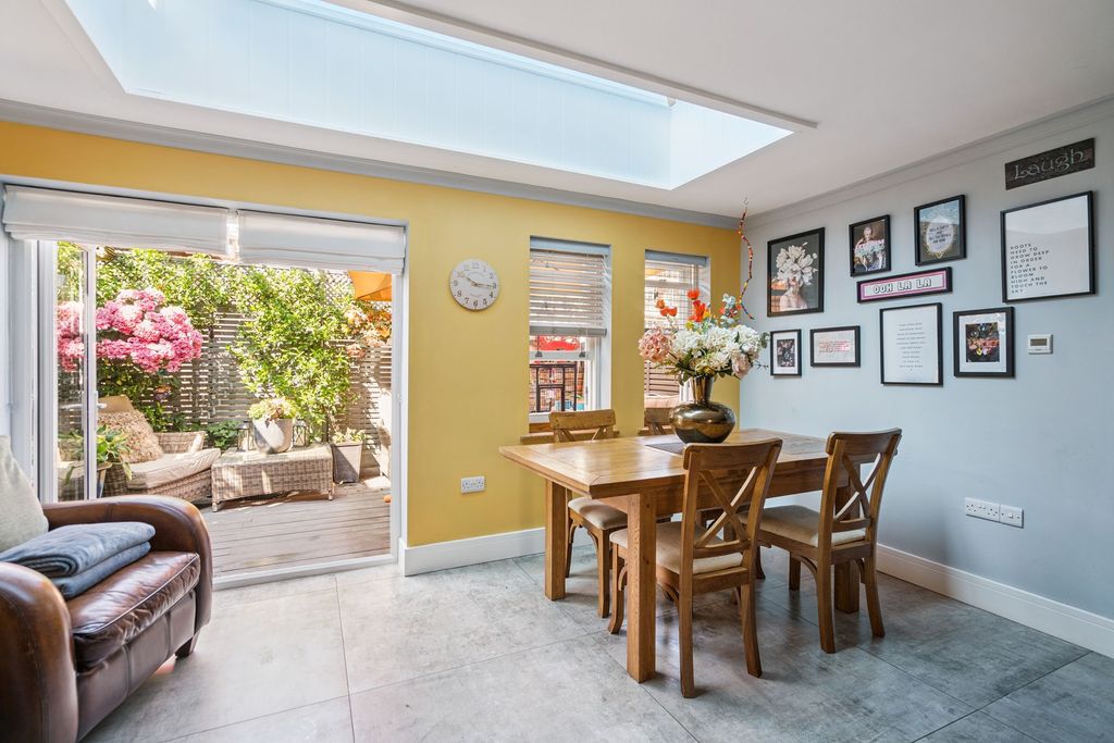 Property photo 3 of 14 Dining Room