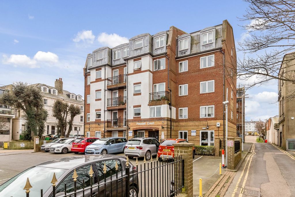 Property photo 1 of 10