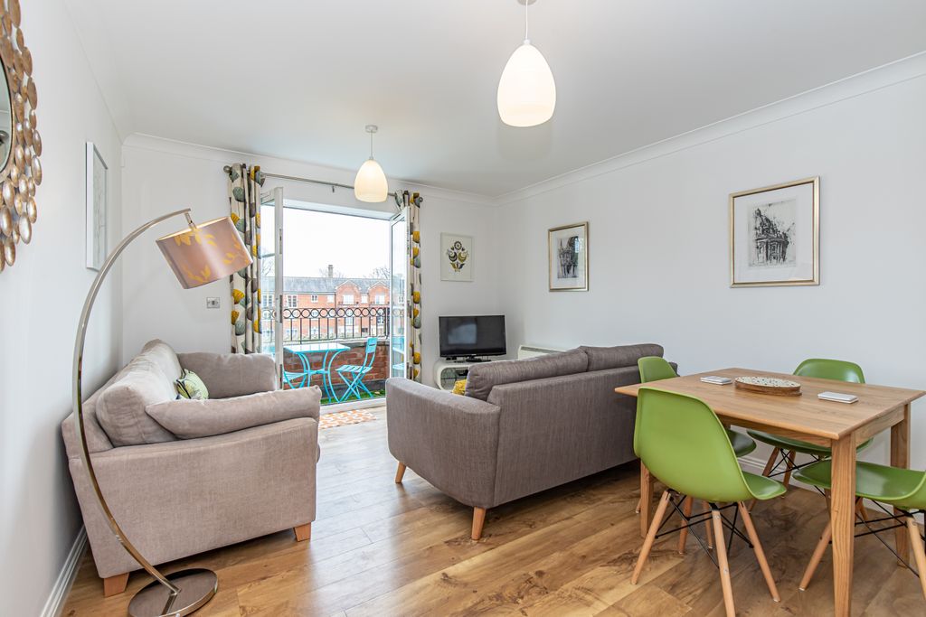 Property photo 1 of 10 Photo 01