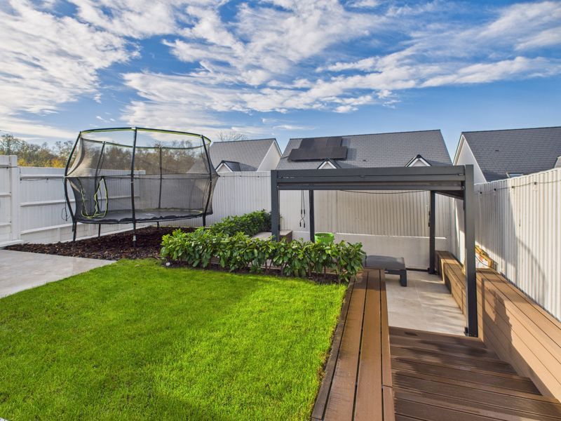 Property photo 3 of 32 Garden