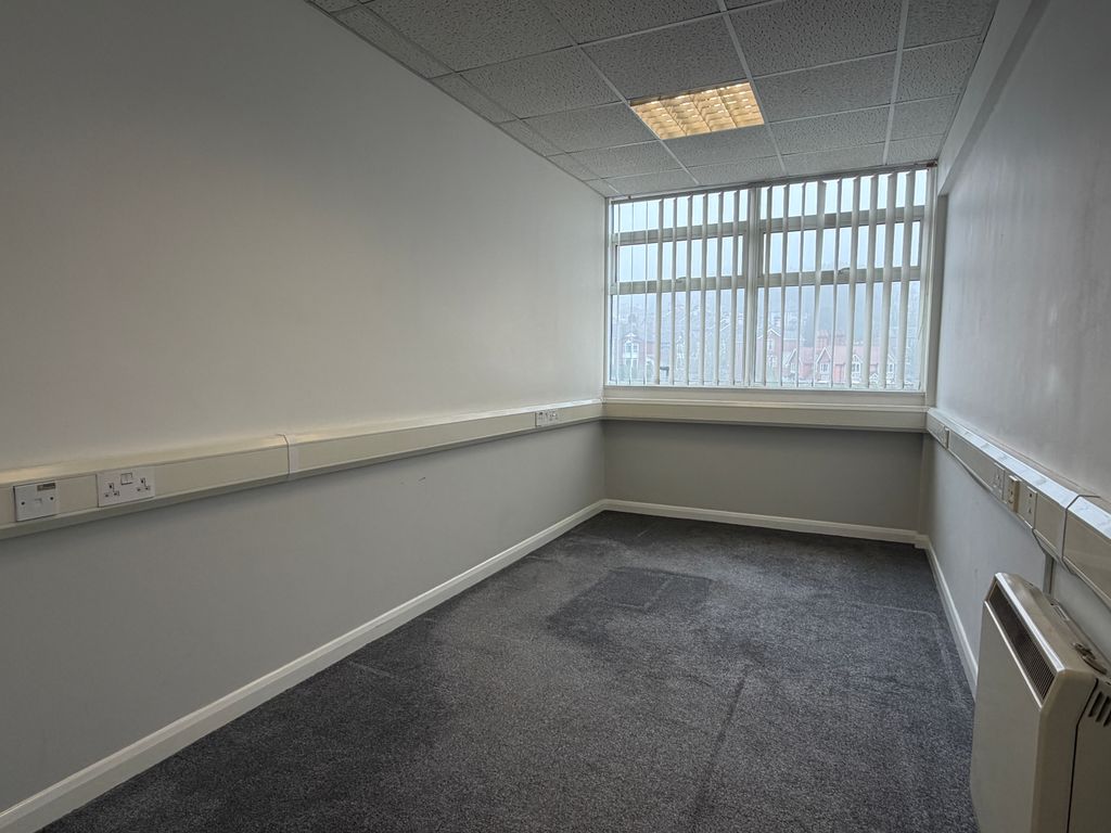 Property photo 2 of 3