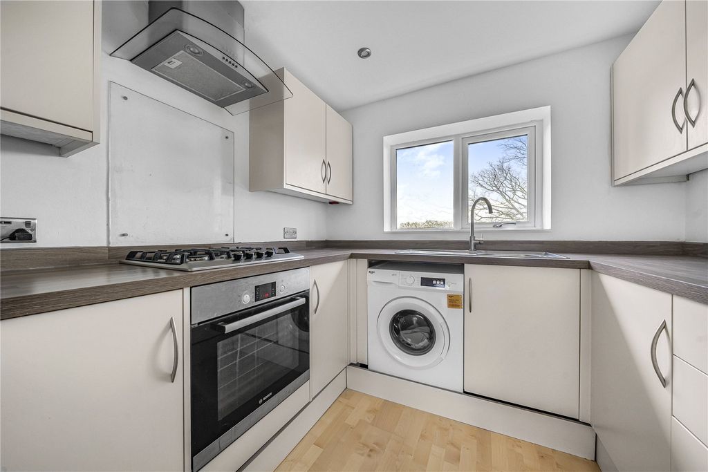 Property photo 2 of 15 Picture No. 13