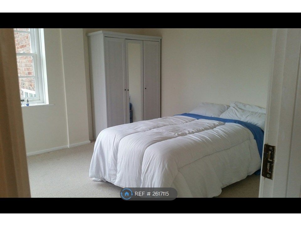 Property photo 3 of 8 Bedroom 1