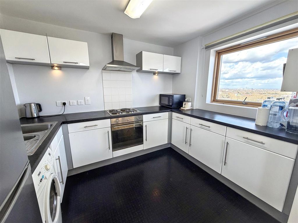 Property photo 3 of 14 Kitchen
