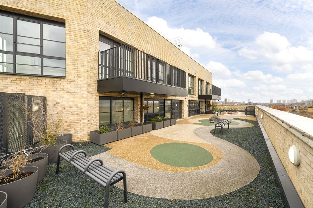 Property photo 3 of 4 Picture No. 01