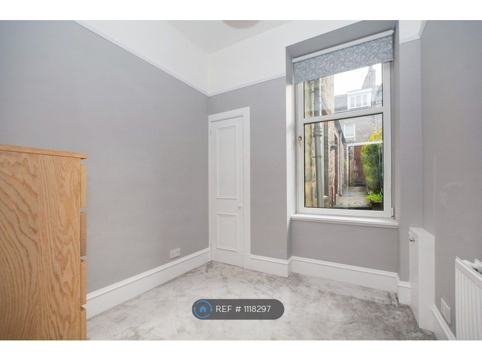 Property photo 2 of 31