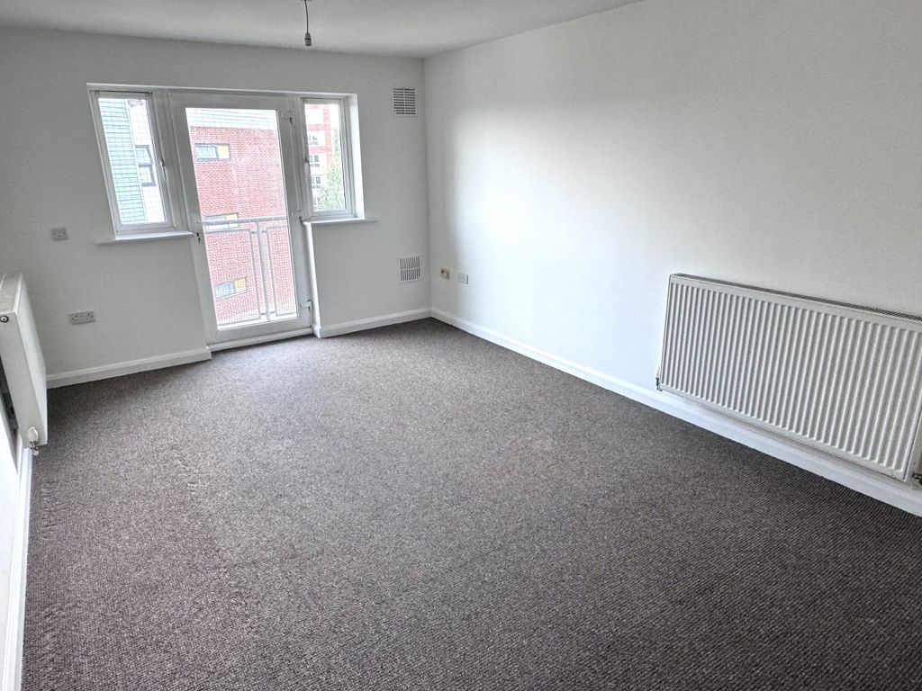 Property photo 3 of 7 Img_5118