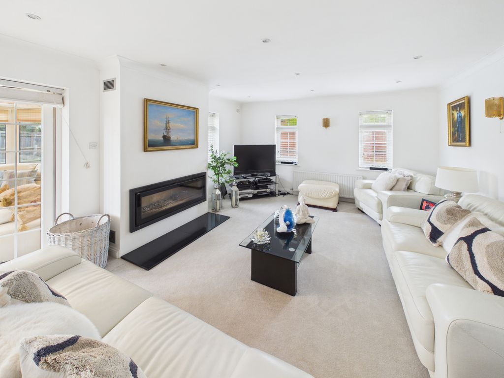 Property photo 2 of 14 Gallery