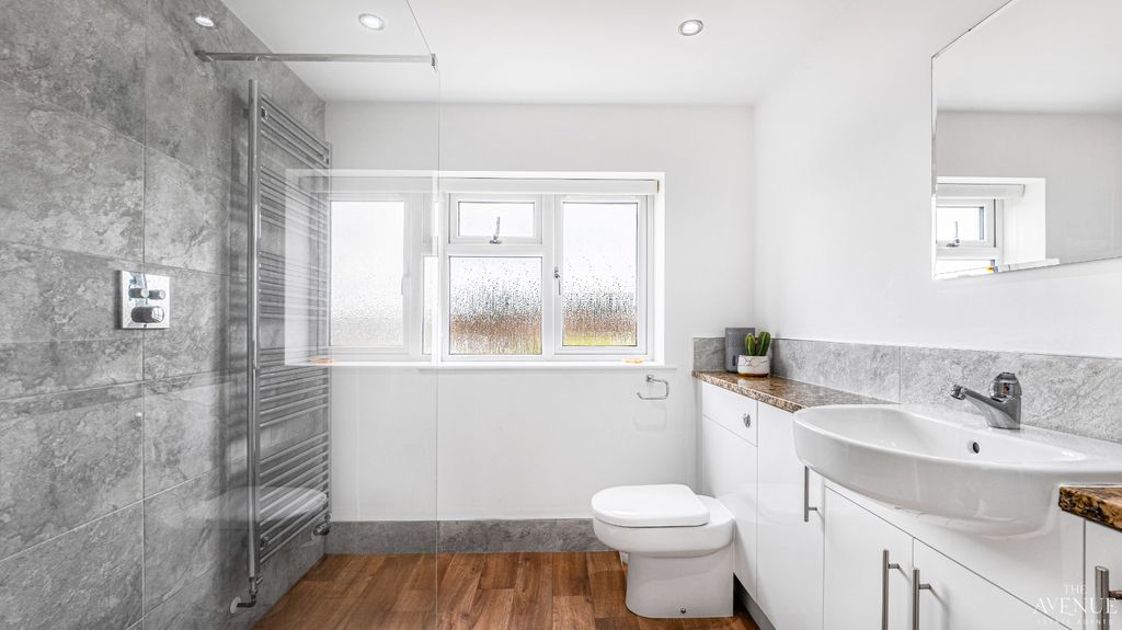 Property photo 2 of 46 5392304