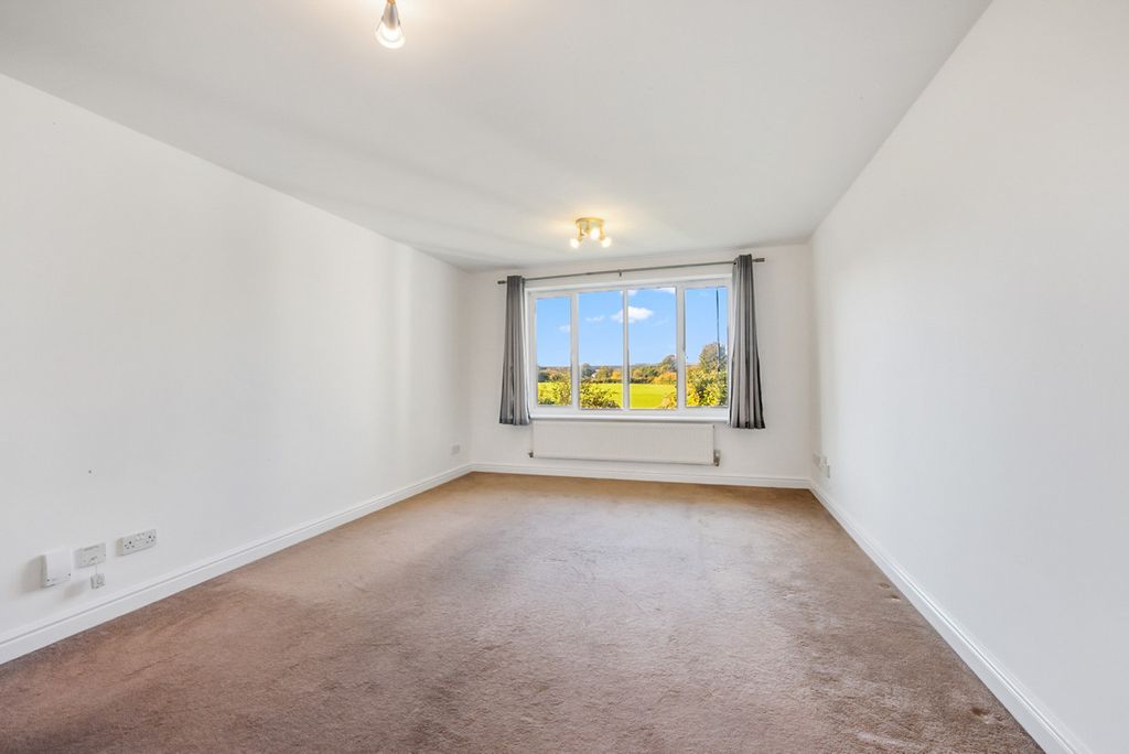 Property photo 1 of 25