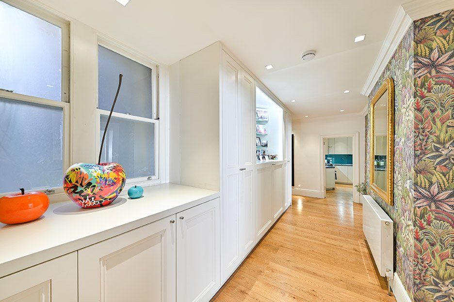 Property photo 3 of 24 Entrance Hall