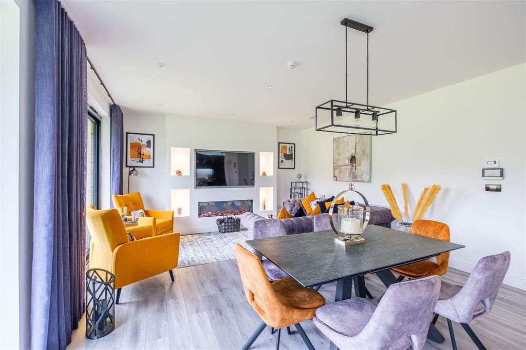 Property photo 2 of 25 Magnolia Lane-10.Jpg