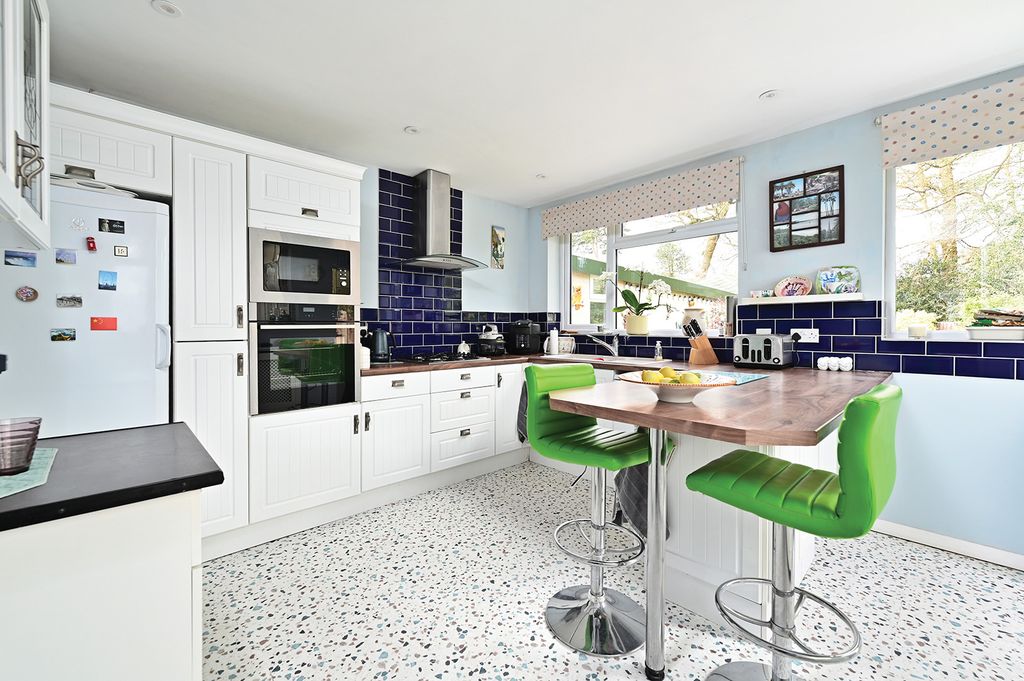 Property photo 3 of 13 31 Beech Drive (1)