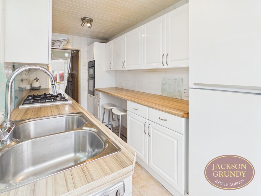 Property photo 3 of 12 Windsor Crescent