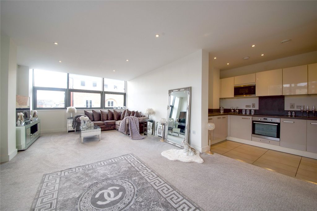 Property photo 2 of 14 Picture No. 27