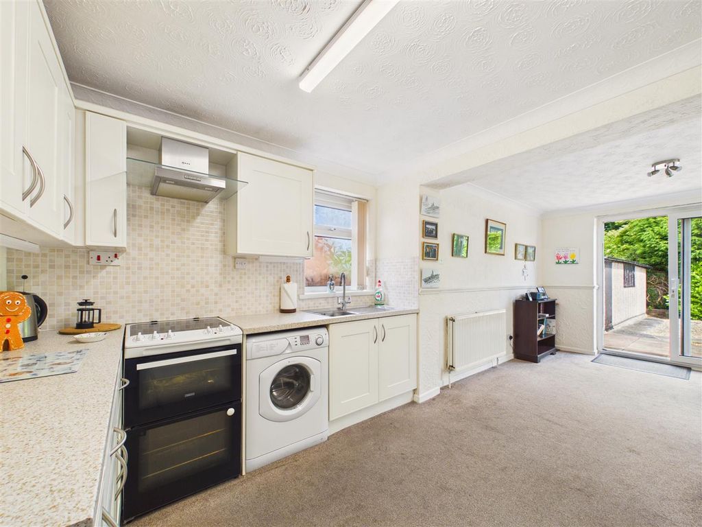 Property photo 2 of 14 Cam03303G0-Pr0406-Still006.Jpg