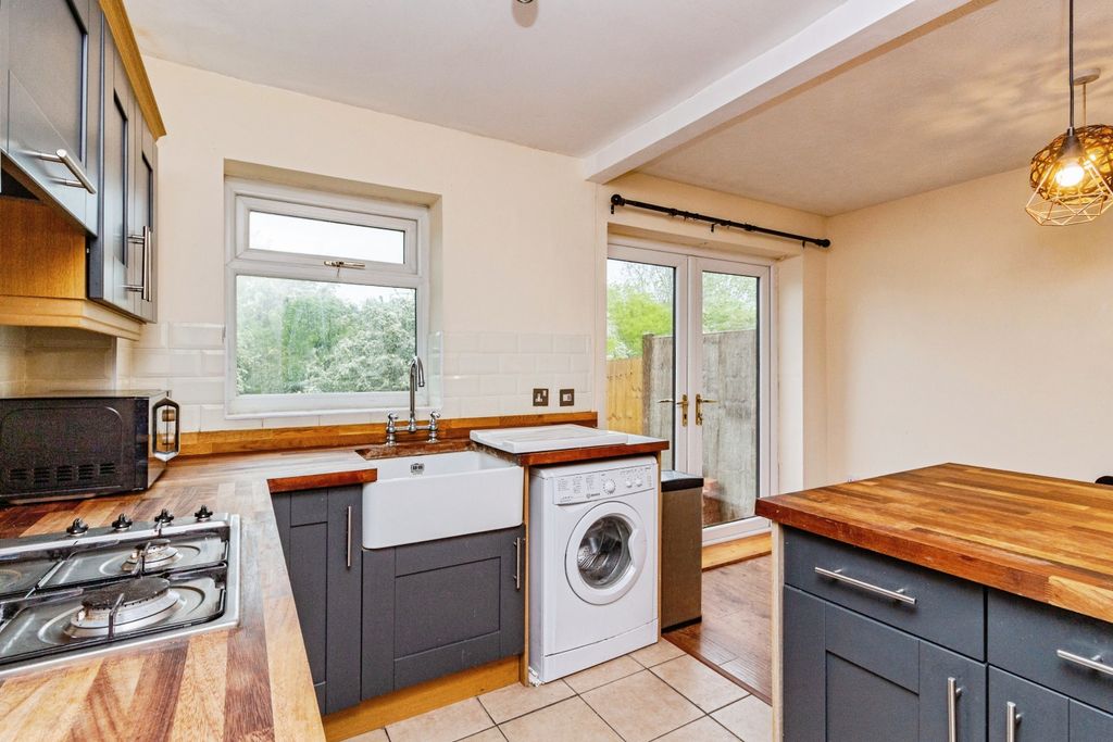 Property photo 3 of 9