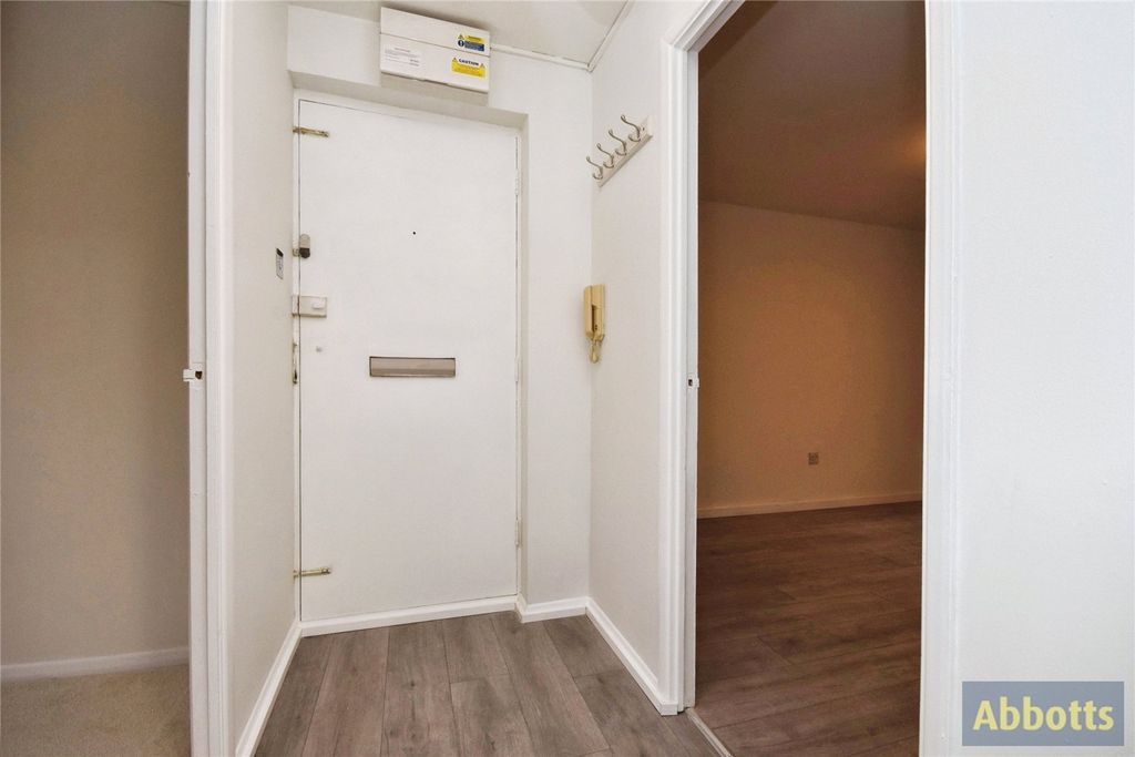 Property photo 2 of 34 Picture No. 13