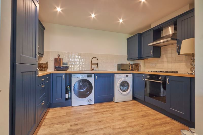 Property photo 3 of 18 Kitchen Area