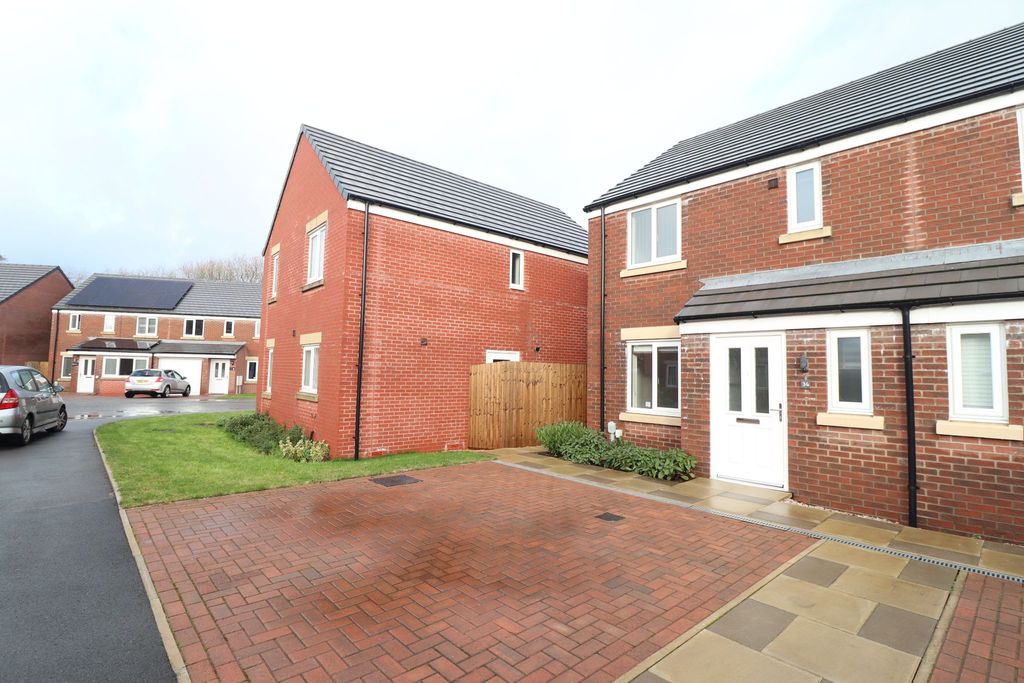 Property photo 2 of 24 Photograph 2