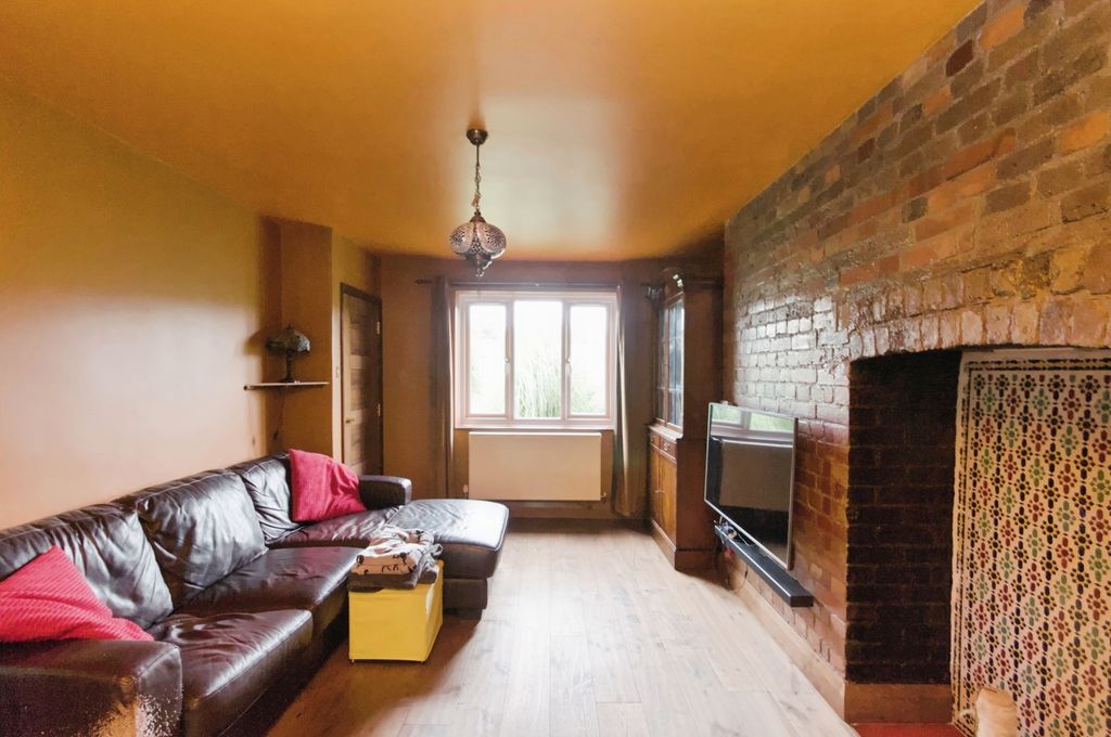 Property photo 2 of 25 Pbox-Img.Jpg