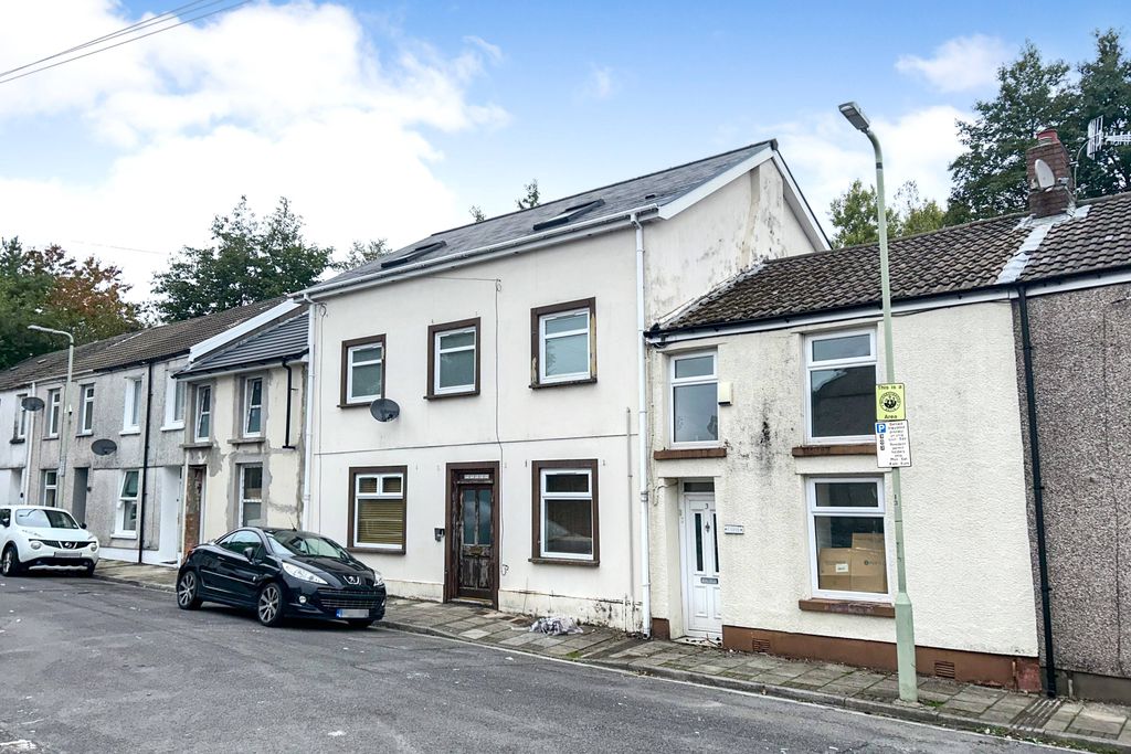 Property photo 2 of 3 2 Gloucester Street, Aberdare, Mid Glamorgan Cf44 7Bs