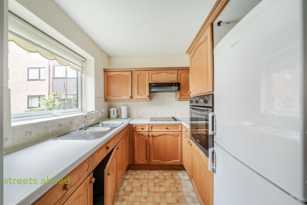 Property photo 3 of 12 7271B035-870F-4Bc...