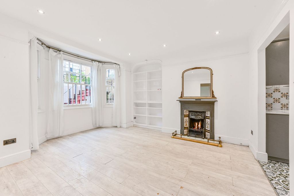 Property photo 2 of 38