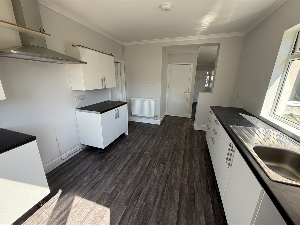 Additional image 4 of 4 bed property to rentWalter Road, Ammanford SA18