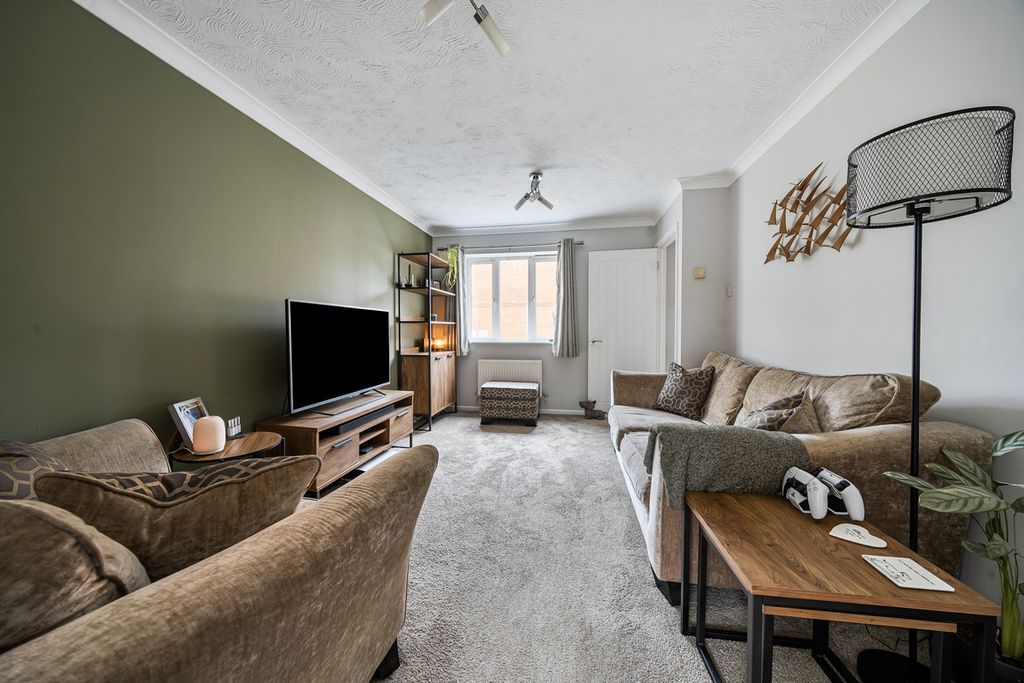 Property photo 2 of 18