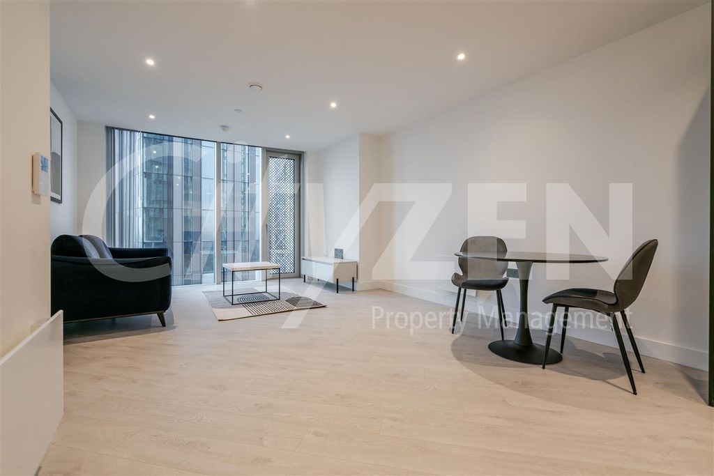 Property photo 1 of 18 Reception