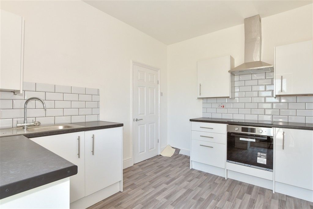 Property photo 2 of 8 Kitchen