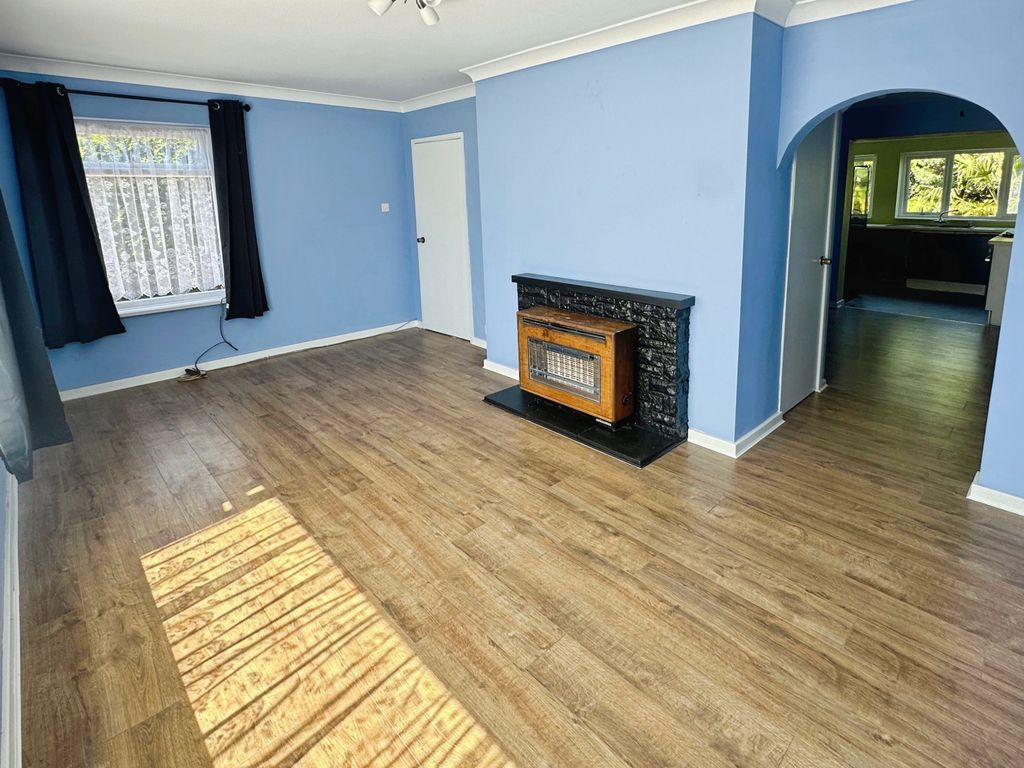 Property photo 2 of 13 Lounge