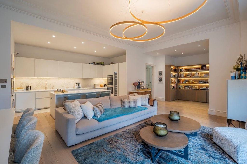 Property photo 2 of 15 Picture No. 14