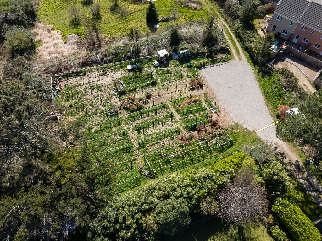 Property photo 3 of 6