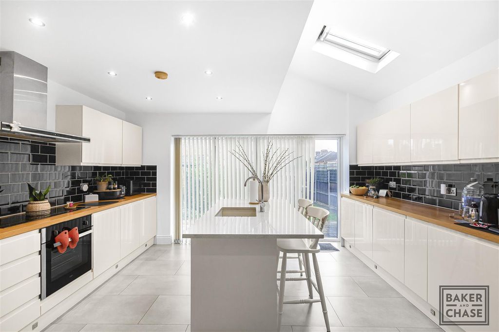 Property photo 1 of 20 Open Plan Kitchen And Dining Room