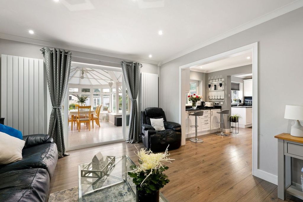 Property photo 2 of 24