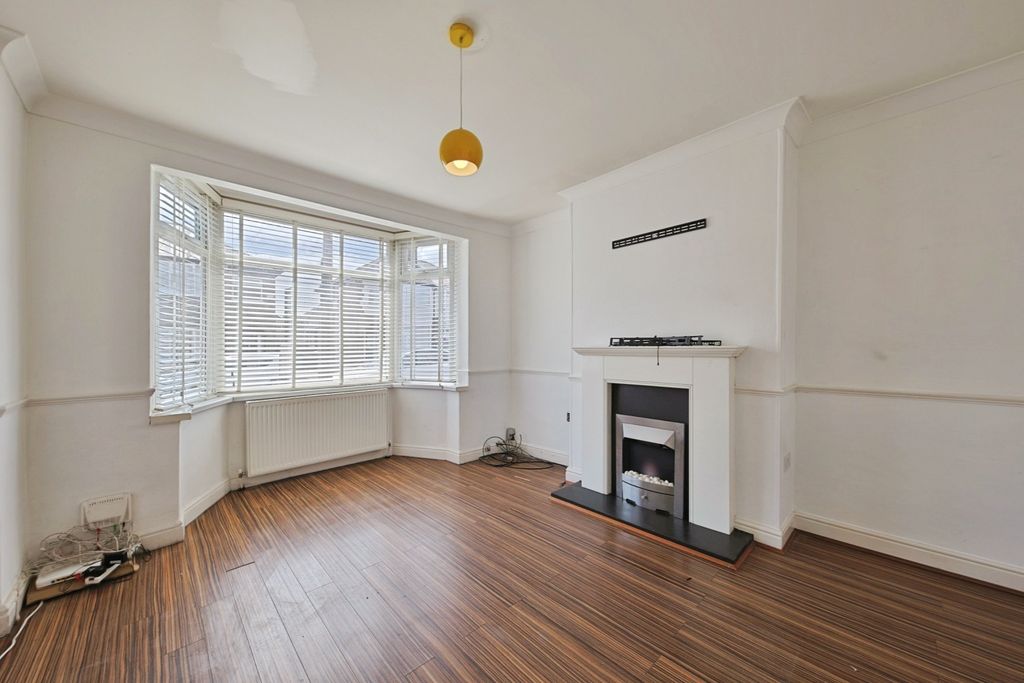 Property photo 2 of 10 4107294