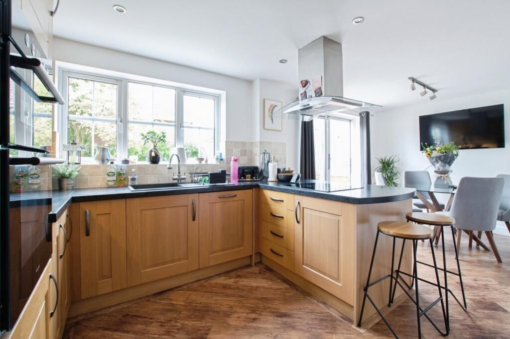 Property photo 3 of 14 Kitchen Diner